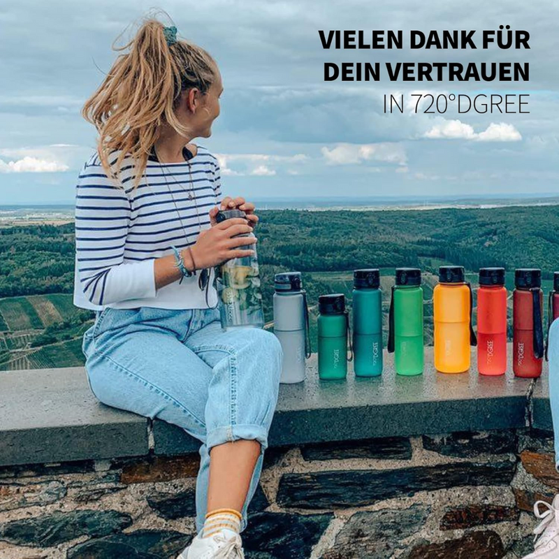 720°DGREE Trinkflasche 1l Sport “uberBottle“ softTouch +Sieb - BPA-Frei - Wasserflasche für Uni, Arbeit, Fitness, Fahrrad, Outdoor, Job - Sportflasche aus Tritan - Leicht, Stoßfest, Wiederverwendbar