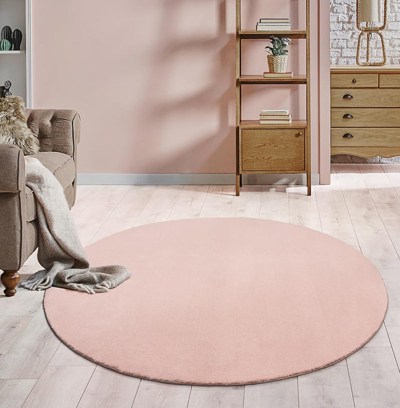 the carpet Relax kuscheliger Kurzflor Teppich, Anti-Rutsch Unterseite, Waschbar bis 30 Grad, Super Soft, Felloptik, Creme, 200 x 280 cm