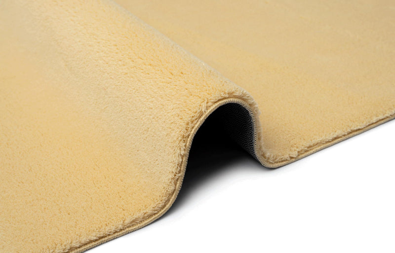 the carpet Relax kuscheliger Kurzflor Teppich, Anti-Rutsch Unterseite, Waschbar bis 30 Grad, Super Soft, Felloptik, Creme, 200 x 280 cm