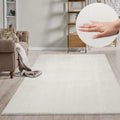 the carpet Relax kuscheliger Kurzflor Teppich, Anti-Rutsch Unterseite, Waschbar bis 30 Grad, Super Soft, Felloptik, Creme, 200 x 280 cm