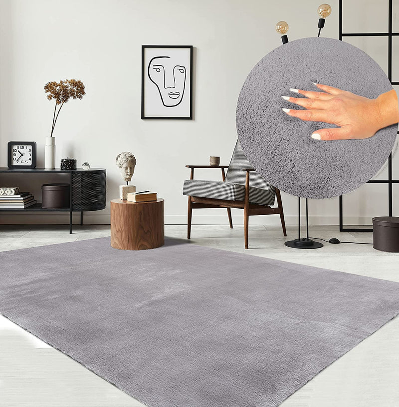 the carpet Relax kuscheliger Kurzflor Teppich, Anti-Rutsch Unterseite, Waschbar bis 30 Grad, Super Soft, Felloptik, Creme, 200 x 280 cm