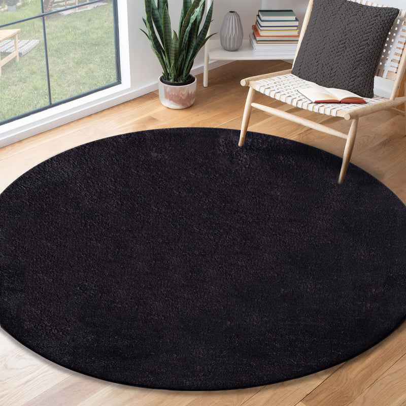 the carpet Relax kuscheliger Kurzflor Teppich, Anti-Rutsch Unterseite, Waschbar bis 30 Grad, Super Soft, Felloptik, Creme, 200 x 280 cm