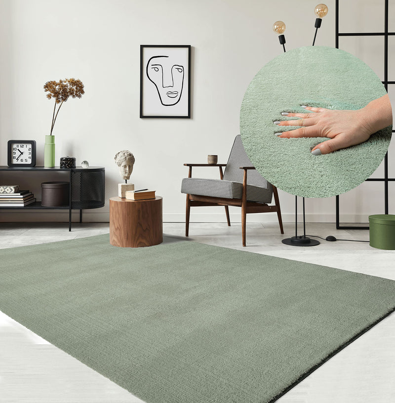 the carpet Relax kuscheliger Kurzflor Teppich, Anti-Rutsch Unterseite, Waschbar bis 30 Grad, Super Soft, Felloptik, Creme, 200 x 280 cm