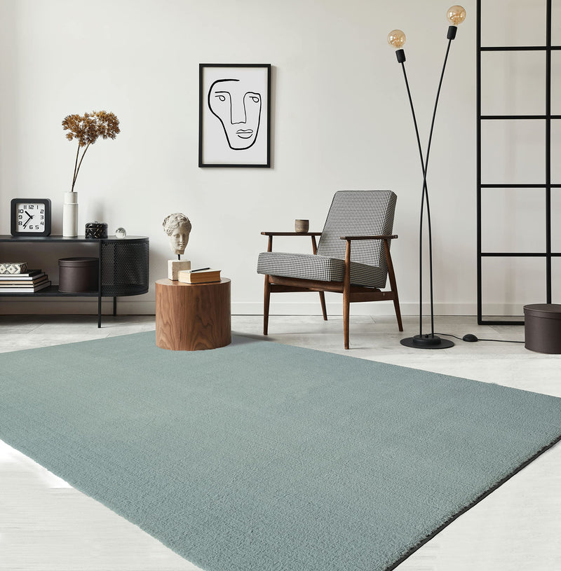 the carpet Relax kuscheliger Kurzflor Teppich, Anti-Rutsch Unterseite, Waschbar bis 30 Grad, Super Soft, Felloptik, Creme, 200 x 280 cm